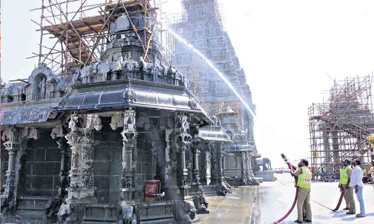 యాదాద్రిలో శుద్ధి పనులు మొదలు