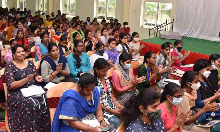 ప్రణాళికతో చదవండి కొలువు కొట్టండి