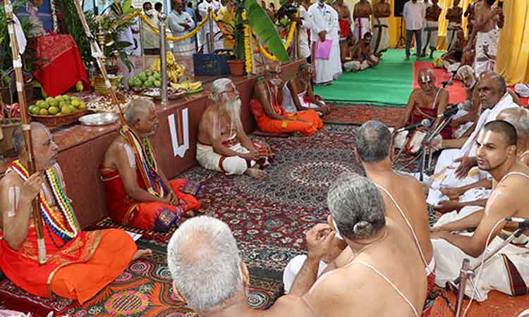 తిరుమలలో ఘనంగా పురశైవారి తోటోత్సవం..