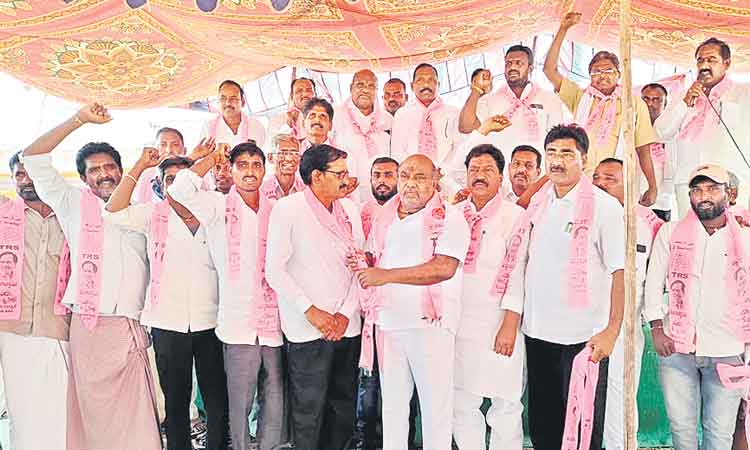 అభివృద్ధిని చూసే టీఆర్‌ఎస్‌లో చేరికలు