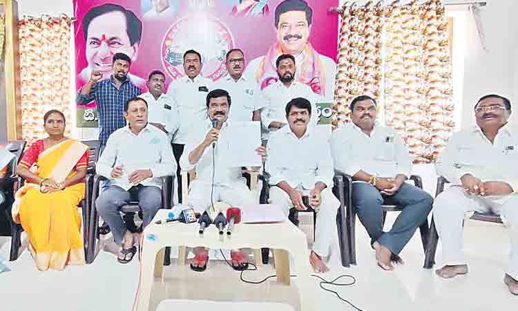 కండ్లముందే అభివృద్ధి కనిపిస్తున్నా విమర్శలు చేయడం సిగ్గుచేటు