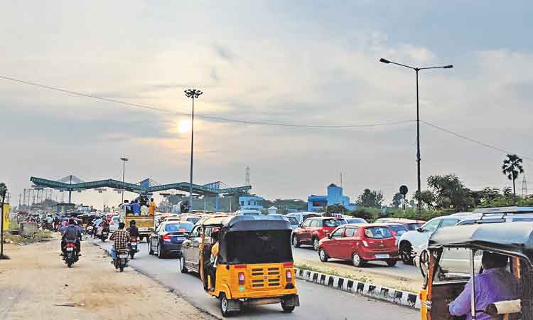 రేపటి నుంచే టోల్‌ బాదుడు