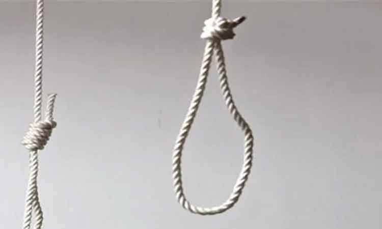 ఇద్దరు పిల్లలకు ఉరేసి ఆత్మహత్య చేసుకున్న తల్లి..