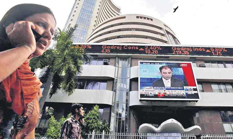 మార్కెట్లకు యుద్ధం సెగ