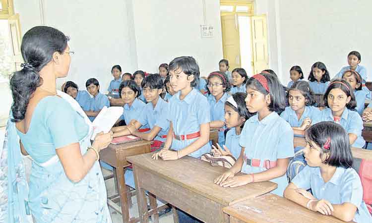 1650టీచర్‌ పోస్టులు ఖాళీ