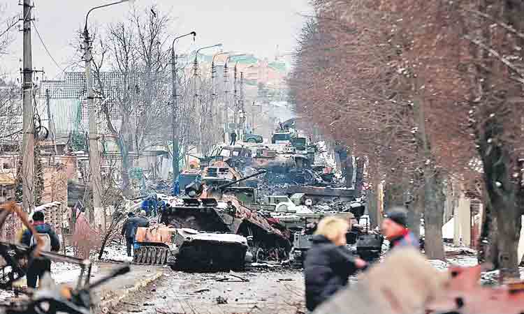 యుద్ధోన్మాదికి మద్దతా?