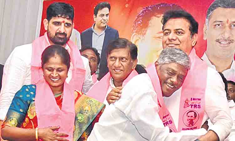 ధర్మ పోరాటం కాదు.. ధన పోరాట బండి