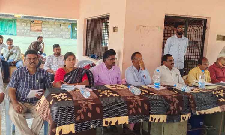 పండితాపురం సంత వేలం రూ.2.16 కోట్లు