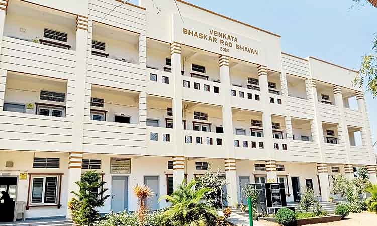 సొంతూరిపై మమకారంతో విద్యా విప్లవం