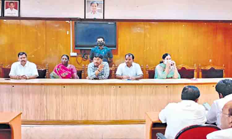 ప్రతి గింజను కేంద్రం కొనాల్సిందే