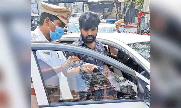 బ్లాక్‌ ఫిల్మ్‌ల తొలగింపు