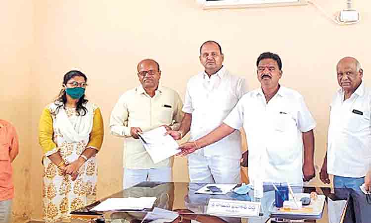 రైతులకు అండగా సోసైటీ