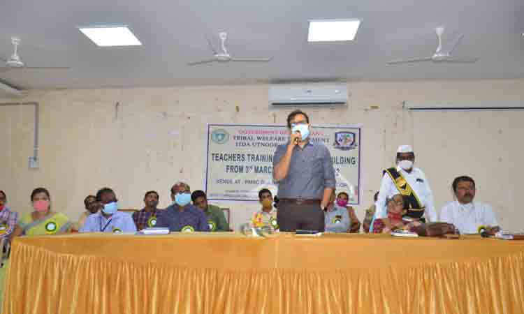 ప్రైవేట్‌కు దీటుగా విద్యనందించాలి