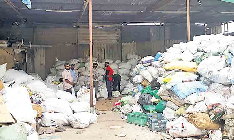 స్క్రాప్‌ గోదాంలతో ప్రమాదం