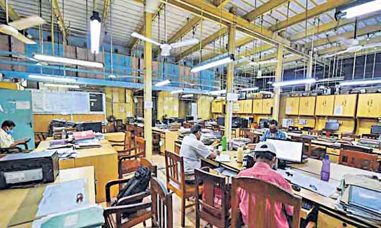 ప్రతి నాలుగు పోస్టుల్లో ఒకటి ఖాళీ