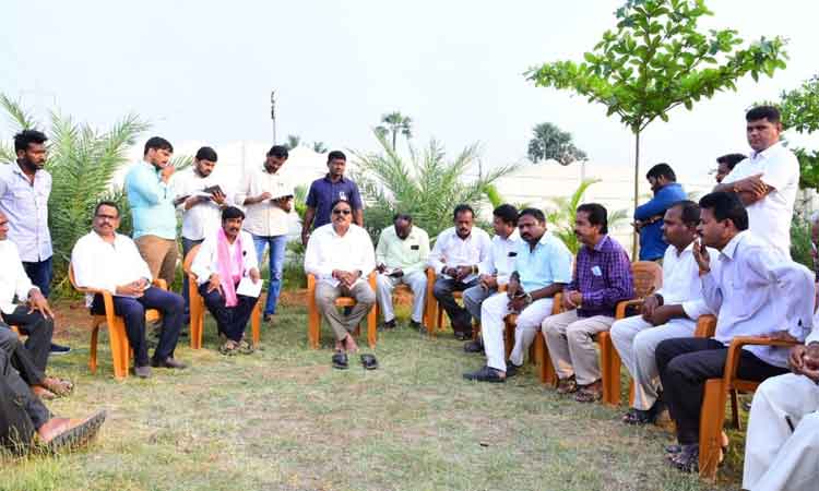 కేంద్రంపై కదం తొక్కాలి