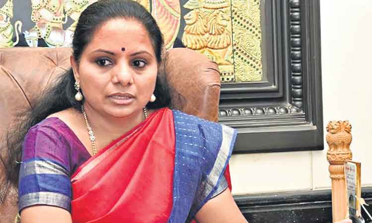 ఏడుపాయలకు ఎమ్మెల్సీ కవిత 5 లక్షల విరాళం