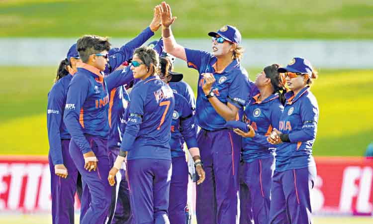 తొలి పోరులో పాకిస్థాన్‌పై జయభేరి