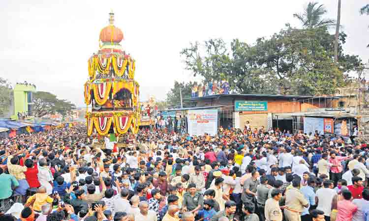 శ్రీశైలంలో వైభవంగా రథోత్సవం