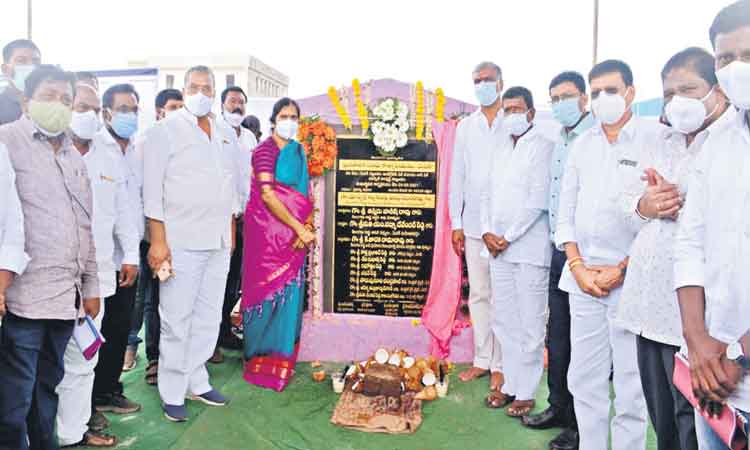 అన్నీ ఒకేచోట