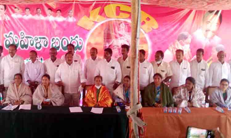 మహిళలకు పెద్దపీట వేస్తున్న ప్రభుత్వం