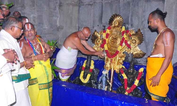 నేత్రపర్వం కలశ స్నపనం