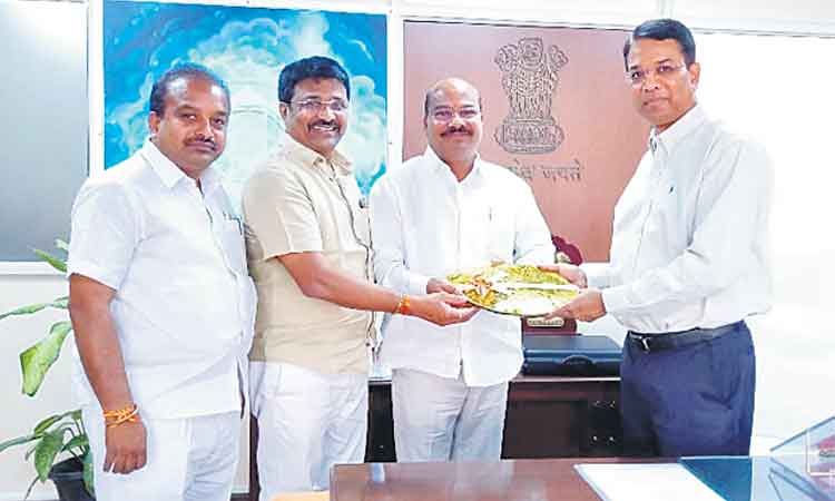 సీఈవోకు టీఎన్జీవో నేతల శుభాకాంక్షలు