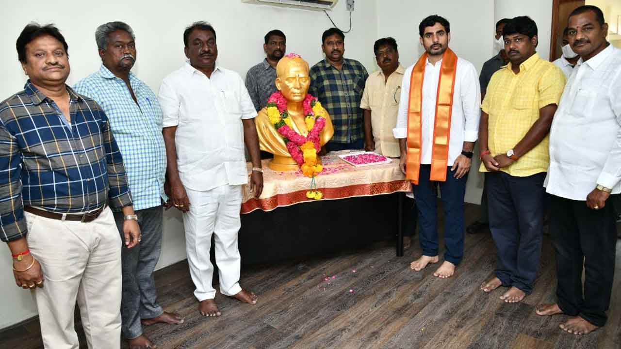 పొట్టి శ్రీరాములుకు టీడీపీ నాయకుల నివాళి..