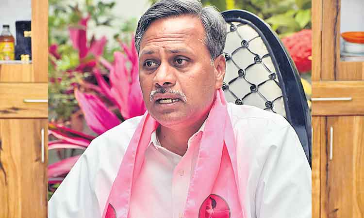 ‘కశ్మీర్‌ ఫైల్స్‌’ కాదు.. ఉద్యోగాలు, నీళ్లు అవసరం