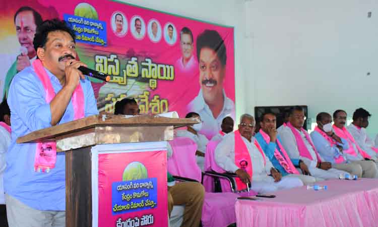 పీఎం మోదీ రైతు వ్యతిరేకి