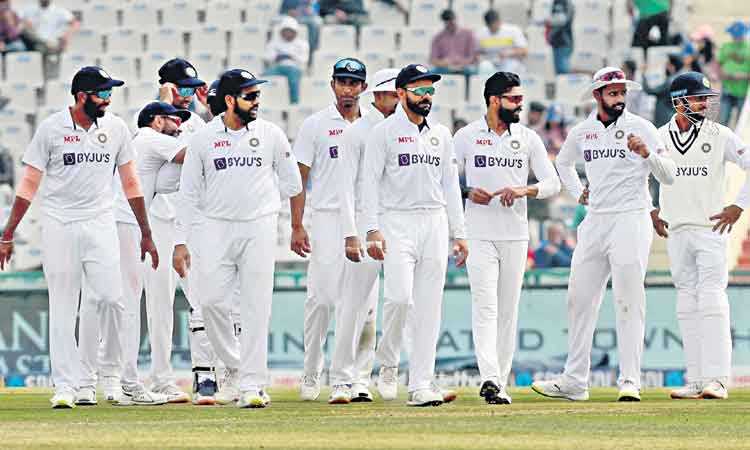 అదరగొట్టిన ఆల్‌రౌండర్‌.. రవీంద్రజాలం