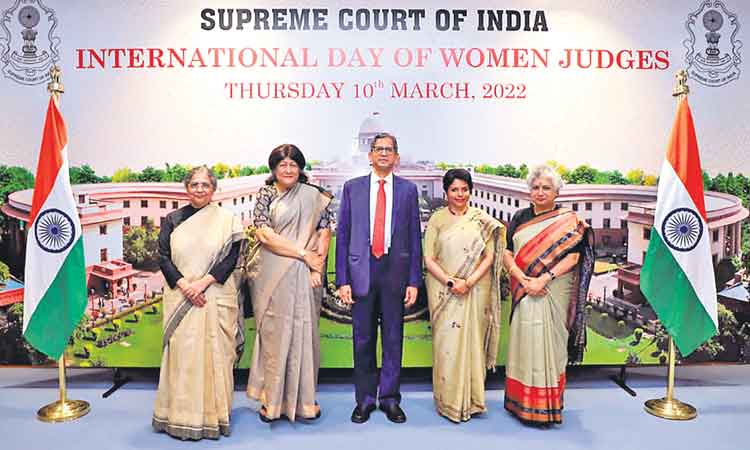 న్యాయవిద్యలో మహిళలకు రిజర్వేషన్లు ఉండాలి