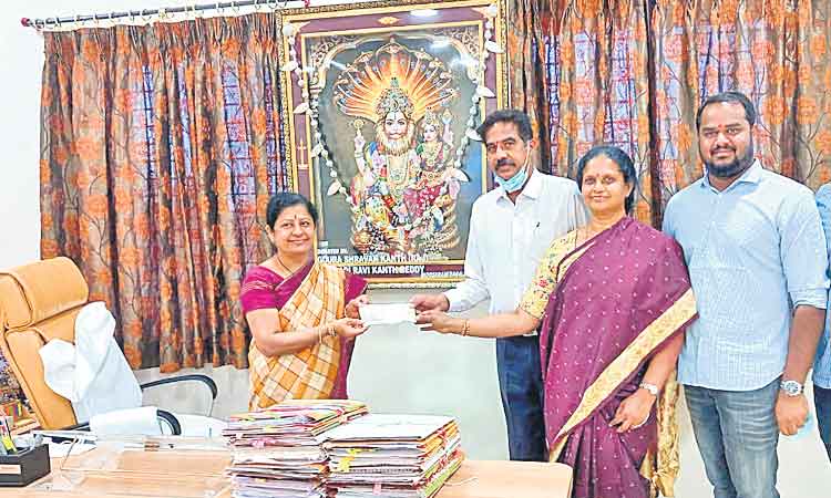 యాదాద్రికి ఆన్‌లైన్ టికెట్‌.. తిరుమల తరహాలో క్యూఆర్‌ కోడ్‌