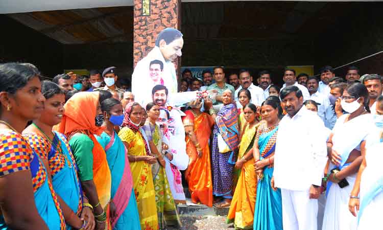 మహిళల పక్షపాతి సీఎం కేసీఆర్‌