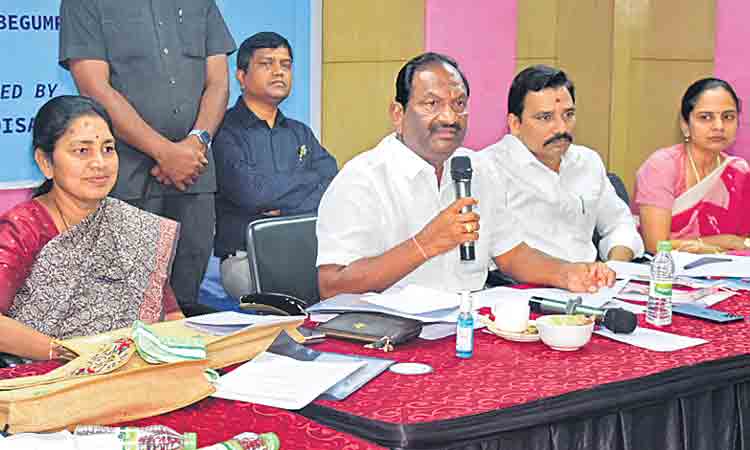 దివ్యాంగ సేవా సంస్థల దత్తత