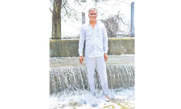 కాళేశ్వరం నీళ్లు కనిపిస్తలేవా?