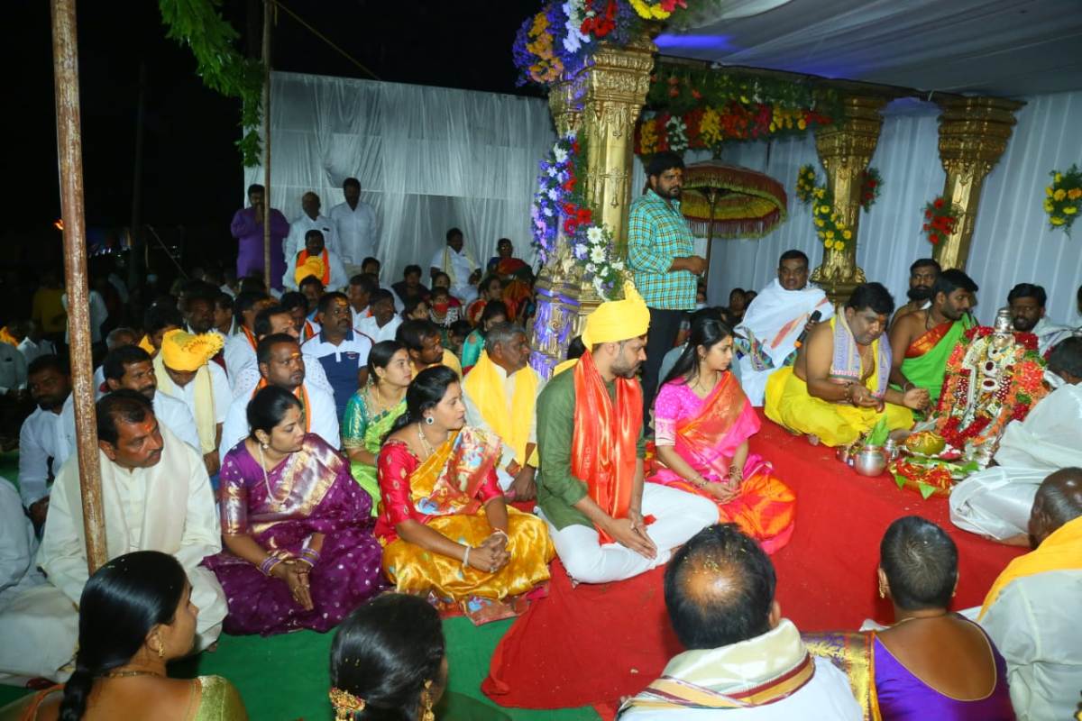 Mahashivaratri | అంగరంగ వైభవంగా శివపార్వతుల కళ్యాణం