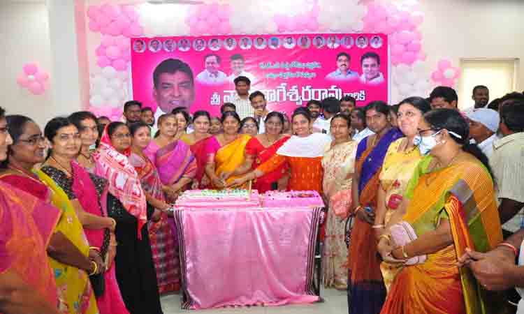 ఎంపీ నామా జన్మదిన వేడుకలు