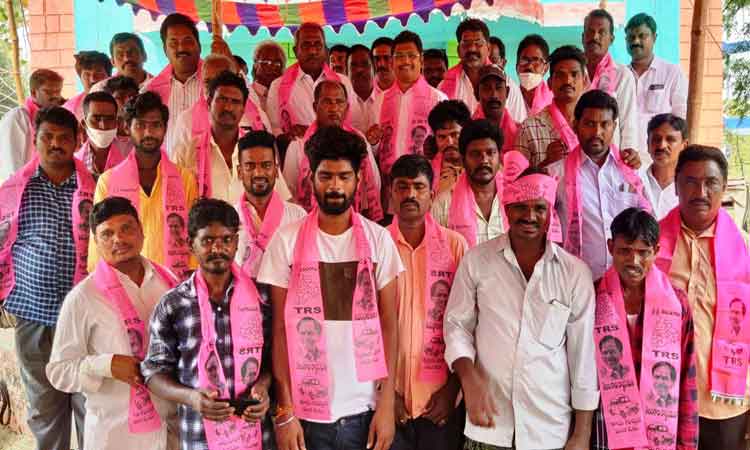 నిరుపేదలకు అండగా టీఆర్‌ఎస్‌ : జడ్పీచైర్మన్‌