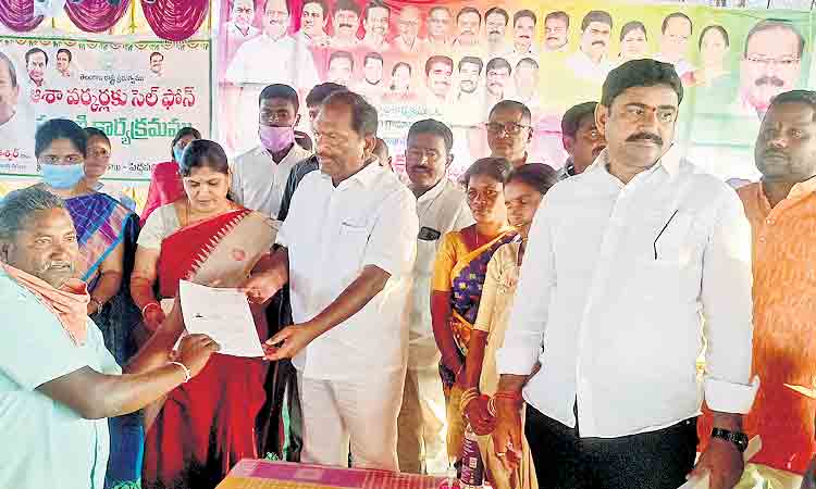 దేశంచూపు సీఎం కేసీఆర్‌ వైపు