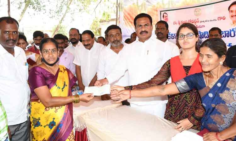 ఆడపిల్లల కోసం అనేక సంక్షేమ పథకాలు