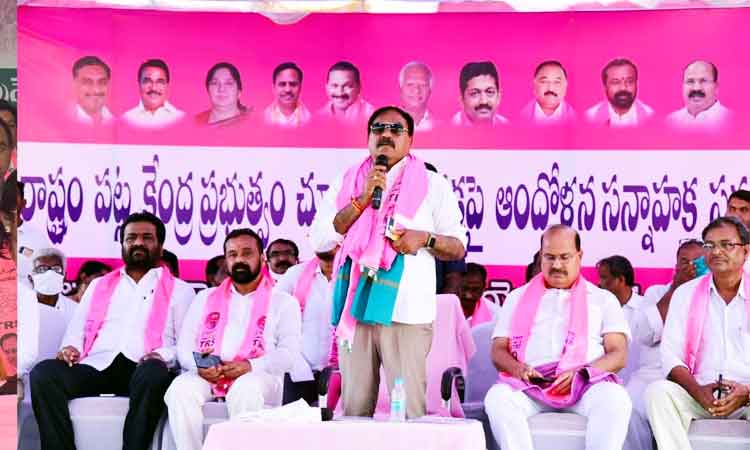 కేంద్రం మెడలు వంచుతాం