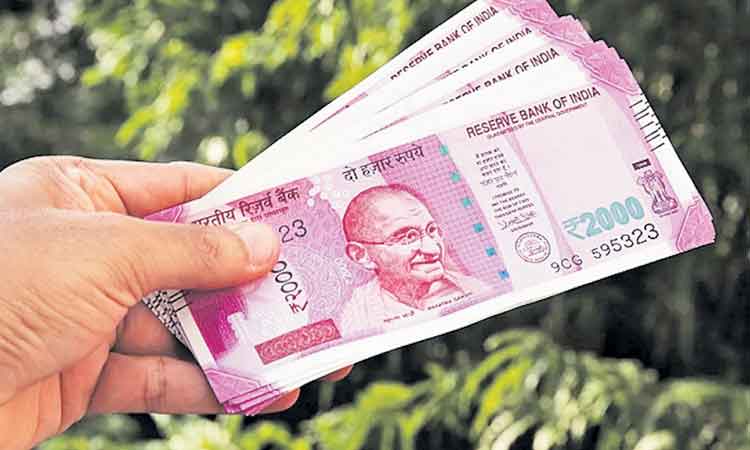 కేంద్ర ఉద్యోగుల డీఏ 3% పెంపు