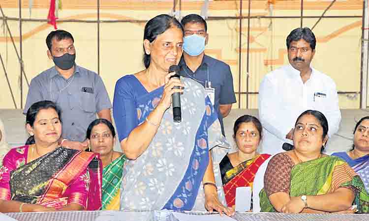 ఆకాశమే హద్దుగా..