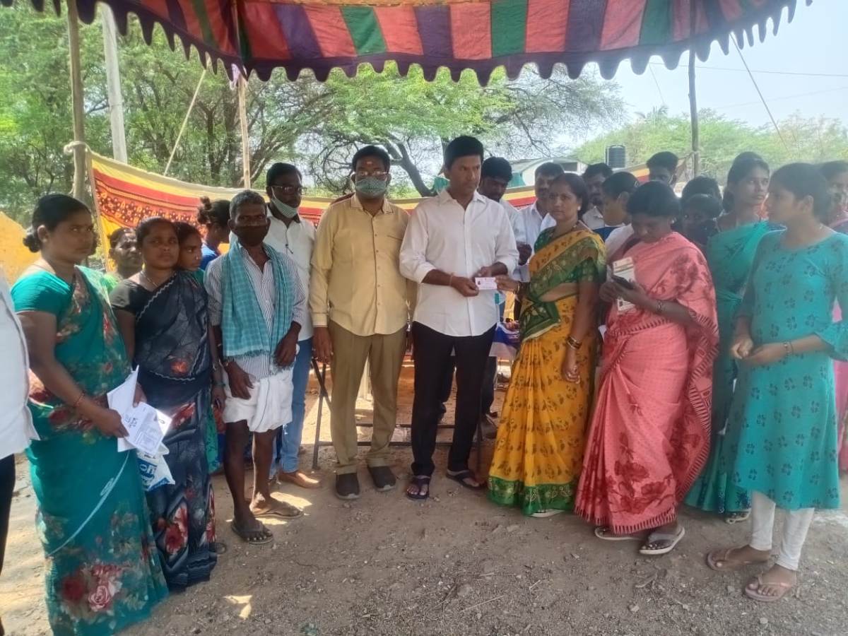 E shram card | భవన నిర్మాణ కార్మికులకు అండగా రాష్ట్ర ప్రభుత్వం