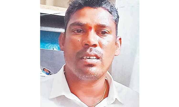 మేడారం కొమ్ము పూజారి మృతి