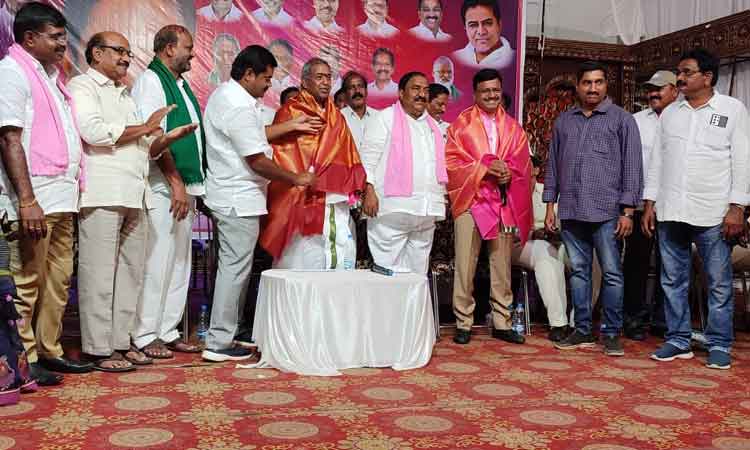 కేంద్రం ప్రజావ్యతిరేక విధానాలపై దశల వారీగా పోరాటం