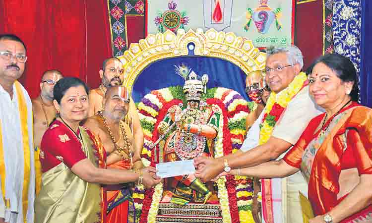 యాదాద్రి నిత్యాన్నదానానికి శాంత బయోటెక్‌ భూరి విరాళం