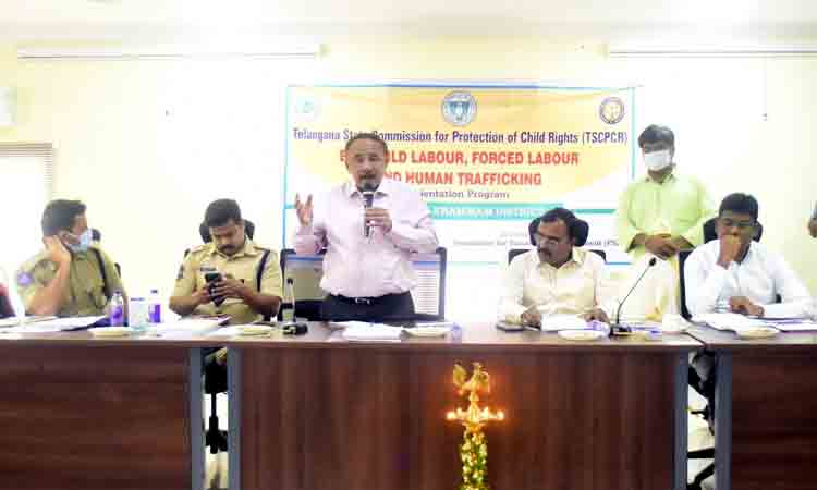 బడిలో లేని పిల్లలను..బాల కార్మికులుగానే గుర్తించాలి