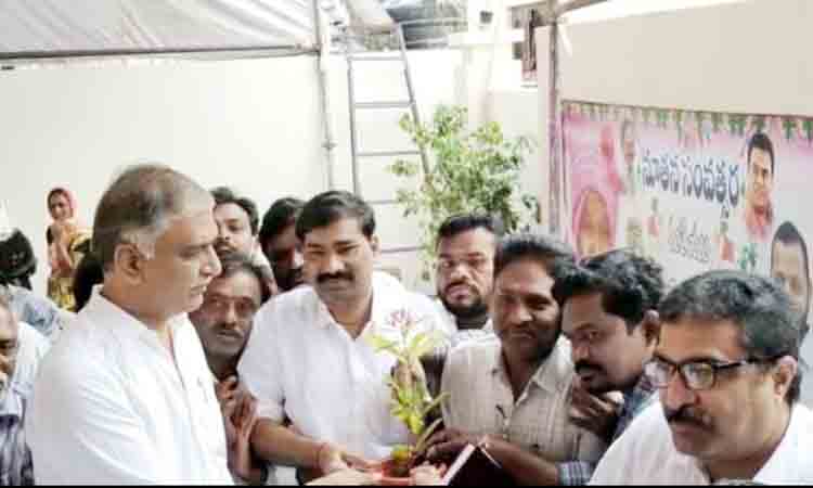 ఉద్యోగుల సమస్యలు పరిష్కరిస్తాం